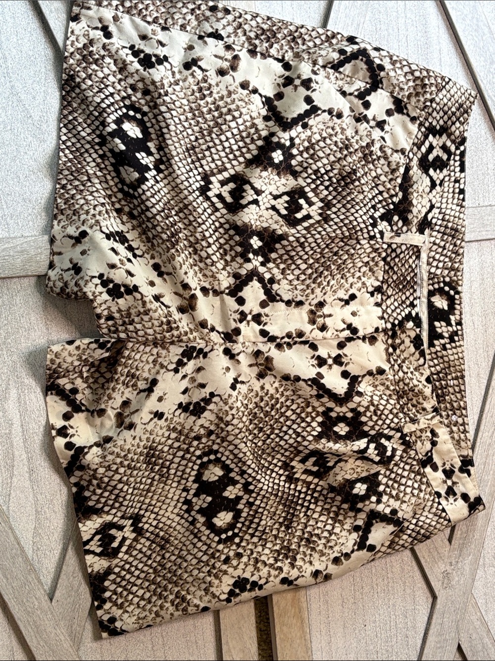 Worthington snake skin casual shorts, dark chocolate ,black, and ivory.